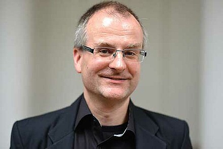 Dr. Tibor Simonsen